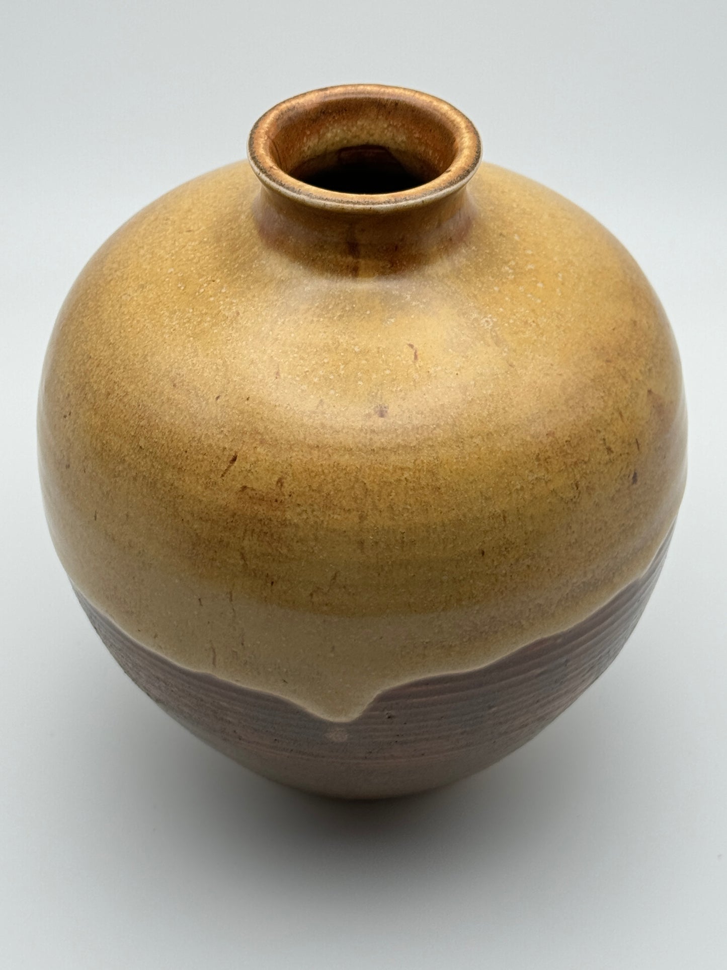 Dripping honey round vase